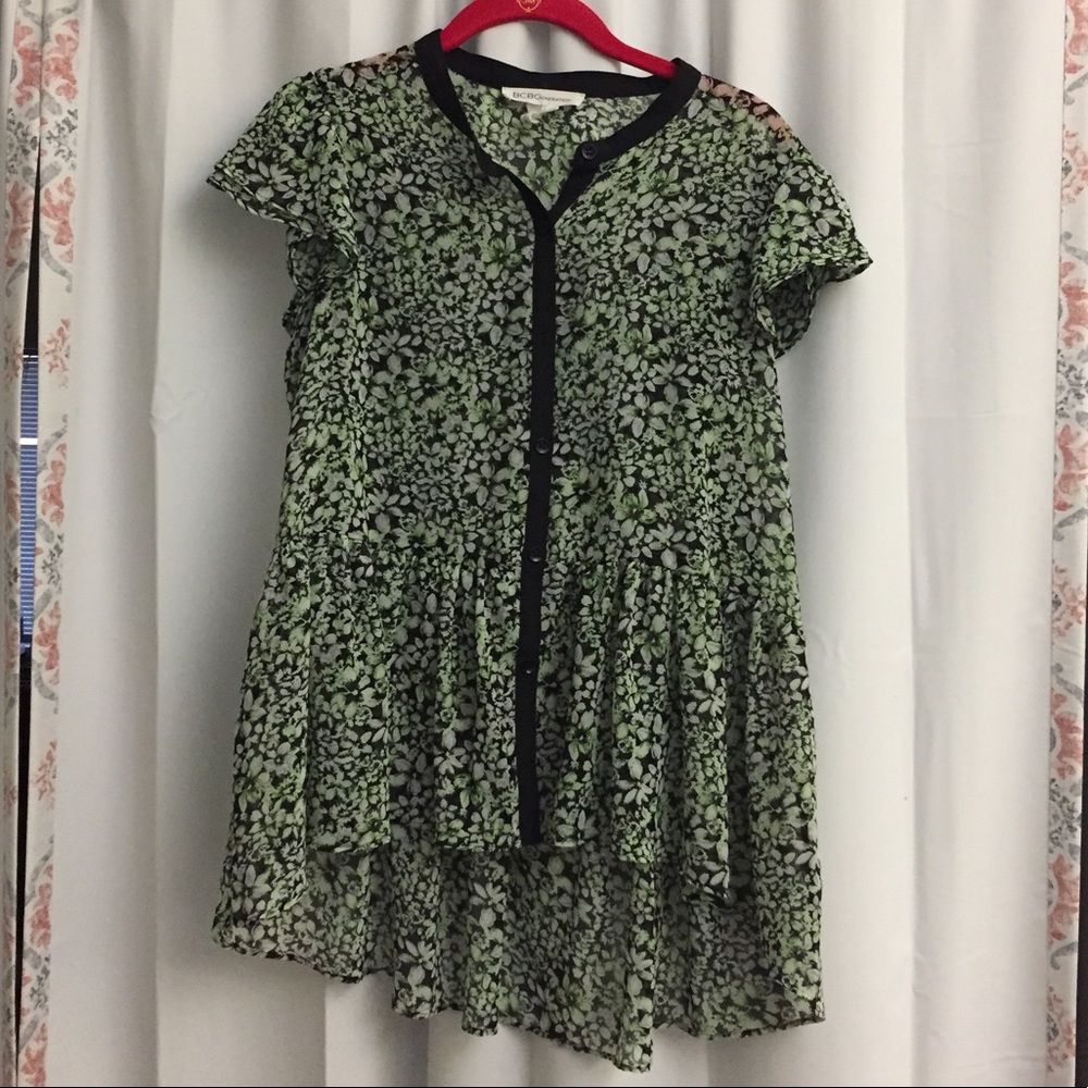 3/$25 BCBGeneration Medium Green Hi-Lo Floral Top